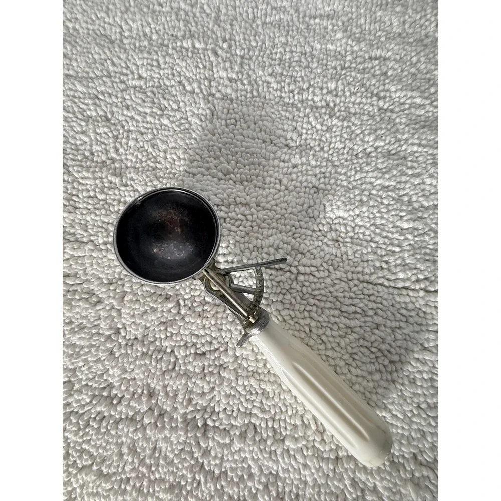Vintage Ice Cream Scoop White Handle Metal‎ Made in Japan Kitchen Utensil Tool